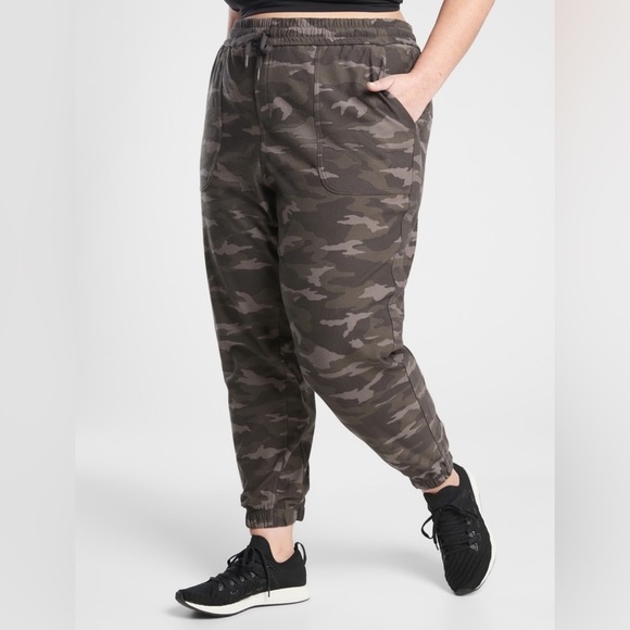 Athleta | Plus Size 26 Camo Farallon Joggers NWT - Picture 2 of 8